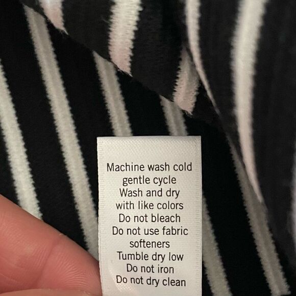 NWT Athleta Mala Black/White Striped Dress - Size: Small - Picture 6 of 8